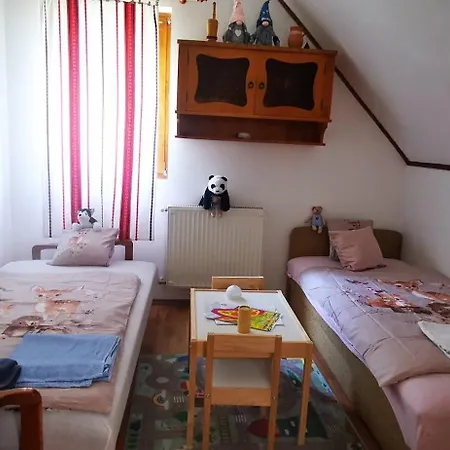 Tulipanos Haz Apartment